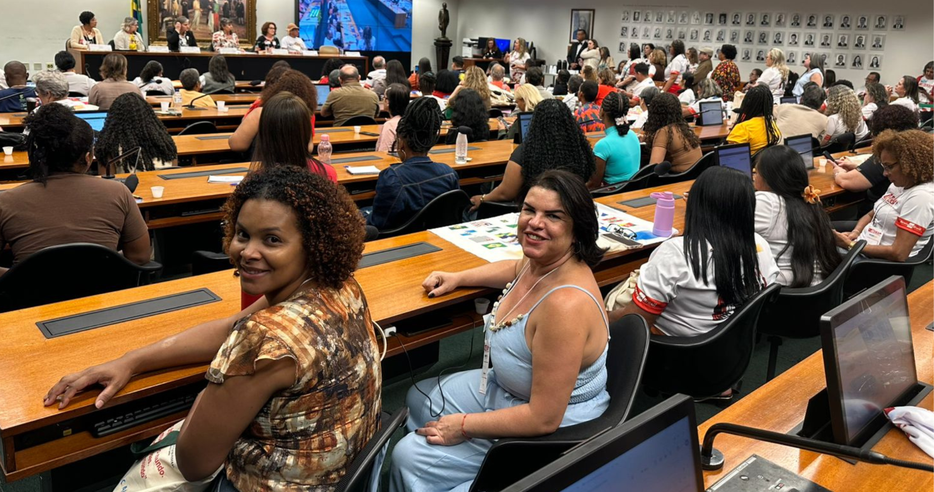 Educação de Cariacica participa do XIX Encontro Nacional de EJA em Brasília